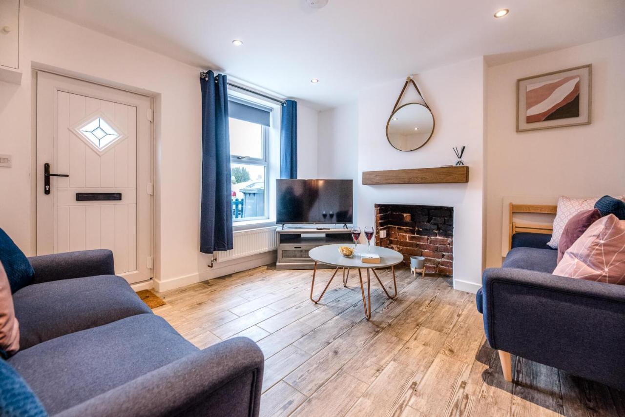 Lily Cottage,